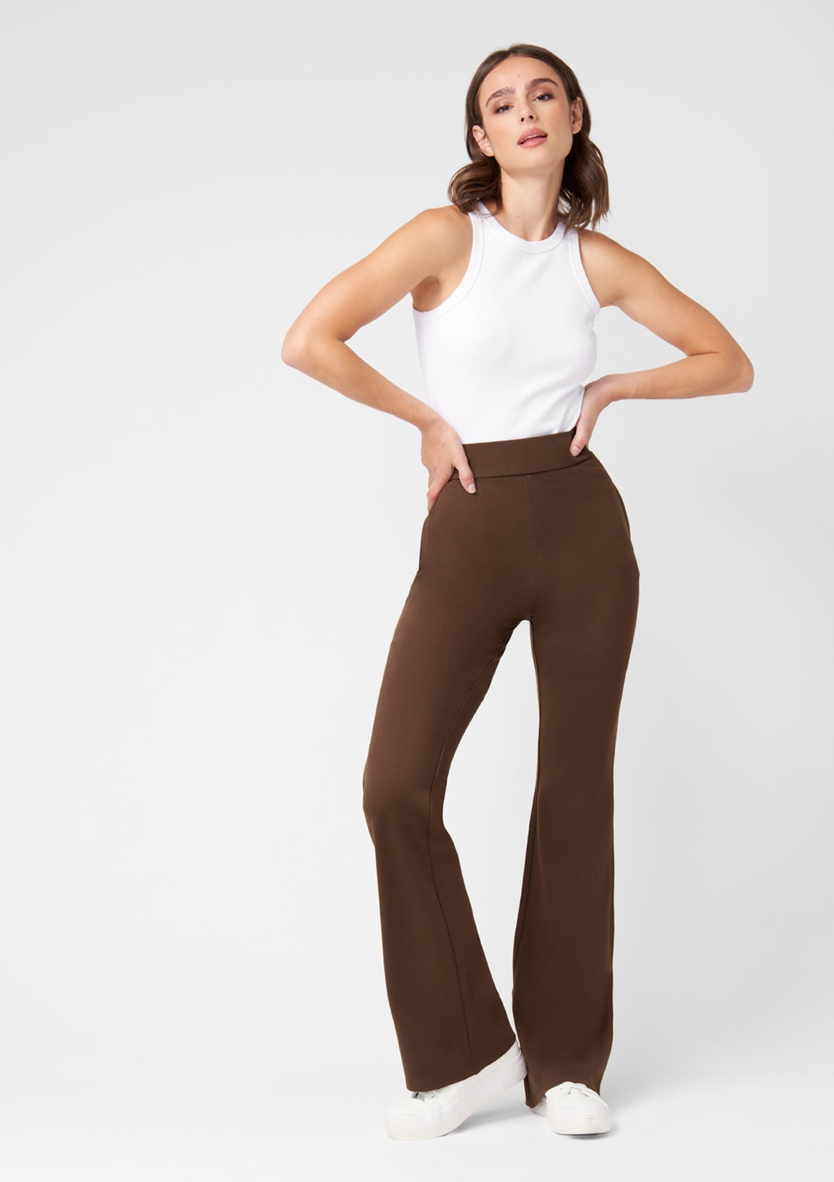 Pantalon demi-évasé haut